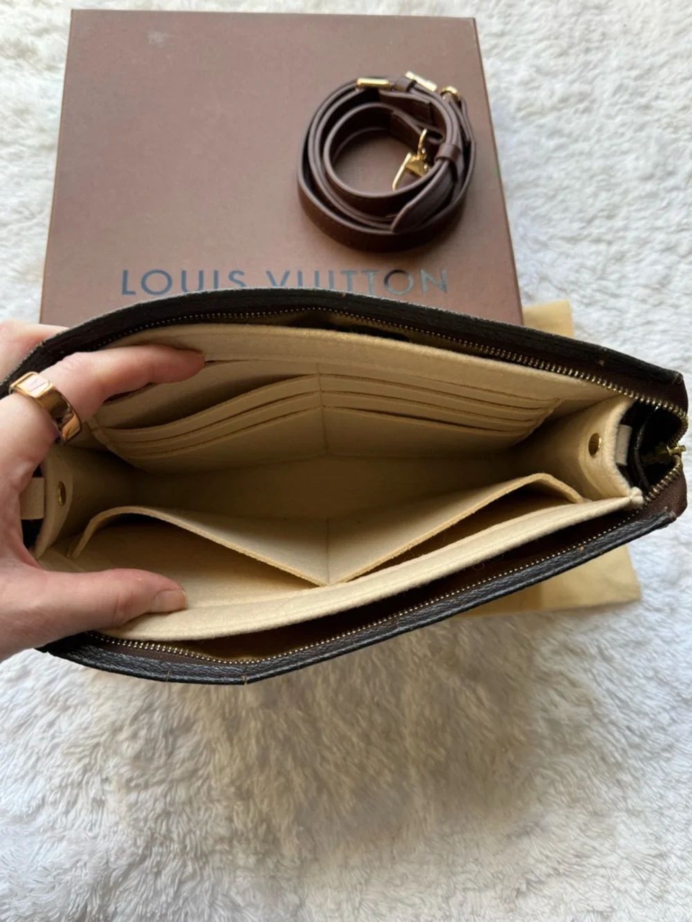 Louis Vuitton Monogram Toiletry 26 Pouch Crossbody, COA - Picture 11 of 17